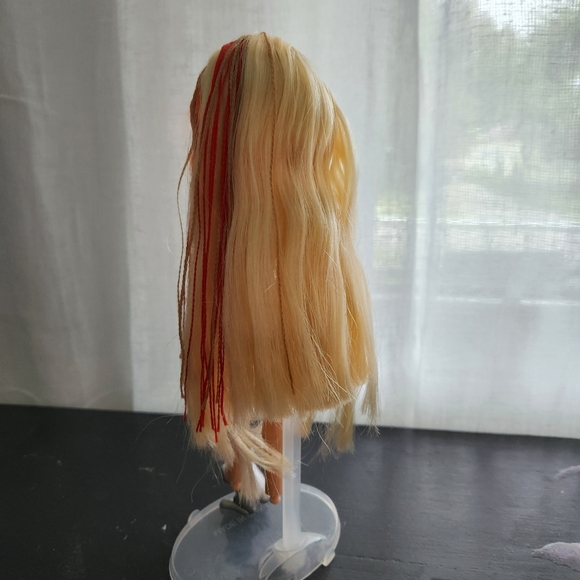 Tokyo a Go Go Cloe Bratz Doll - Picture 6 of 10